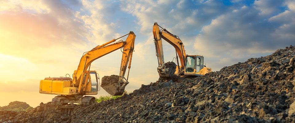 Białe samochody ciężarowe