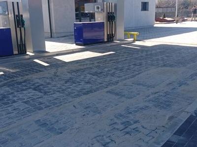 kostka brukowa, stacja benzynowa 6