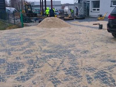 kostka brukowa, stacja benzynowa 7